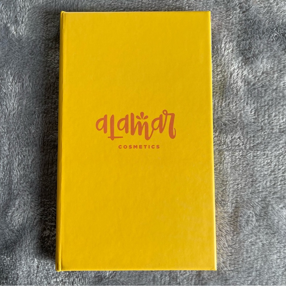 Alamar Cosmetics Reina Del Caribe Vol 1 Eyeshadow Palette